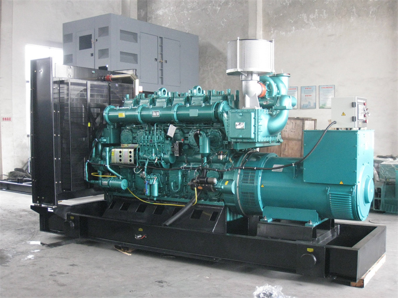 漠河200KW 柴油发电机的油耗是多少？