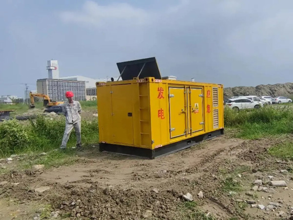 漠河200KW柴油发电机机组每小时的油耗量受哪些因素影响？